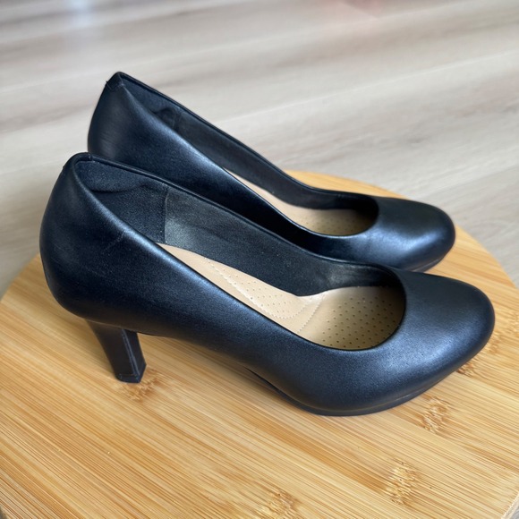 Clarks Black Leather Adriel Viola Comfort Collection Heels Classic Pumps US 6 - Picture 3 of 14